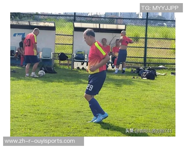 拥有私人足球场的球星们：他们如何享受独特的运动生活方式