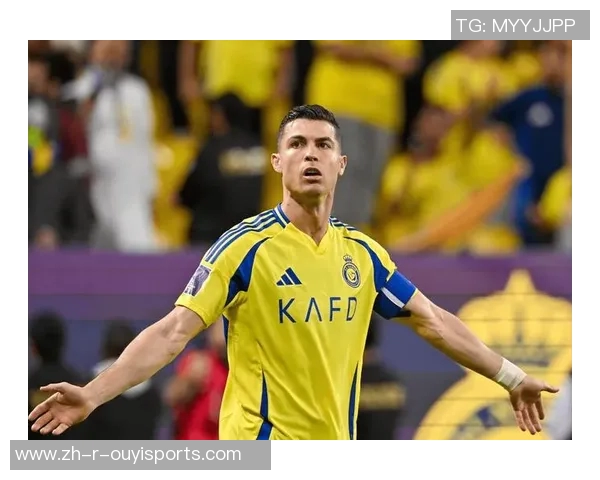 足球巨星染一头亮黄色头发引发球迷热议场内外造型同样吸睛